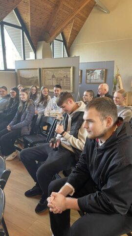 Messenger_creation_291D3DFC-868B-4EDD-9EDB-C1AECB02D228